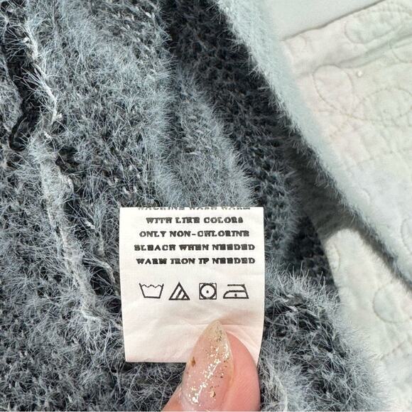 Chic XL Miss Sparkling Gray Leopard Women's Cardigan - Picture 9 of 10